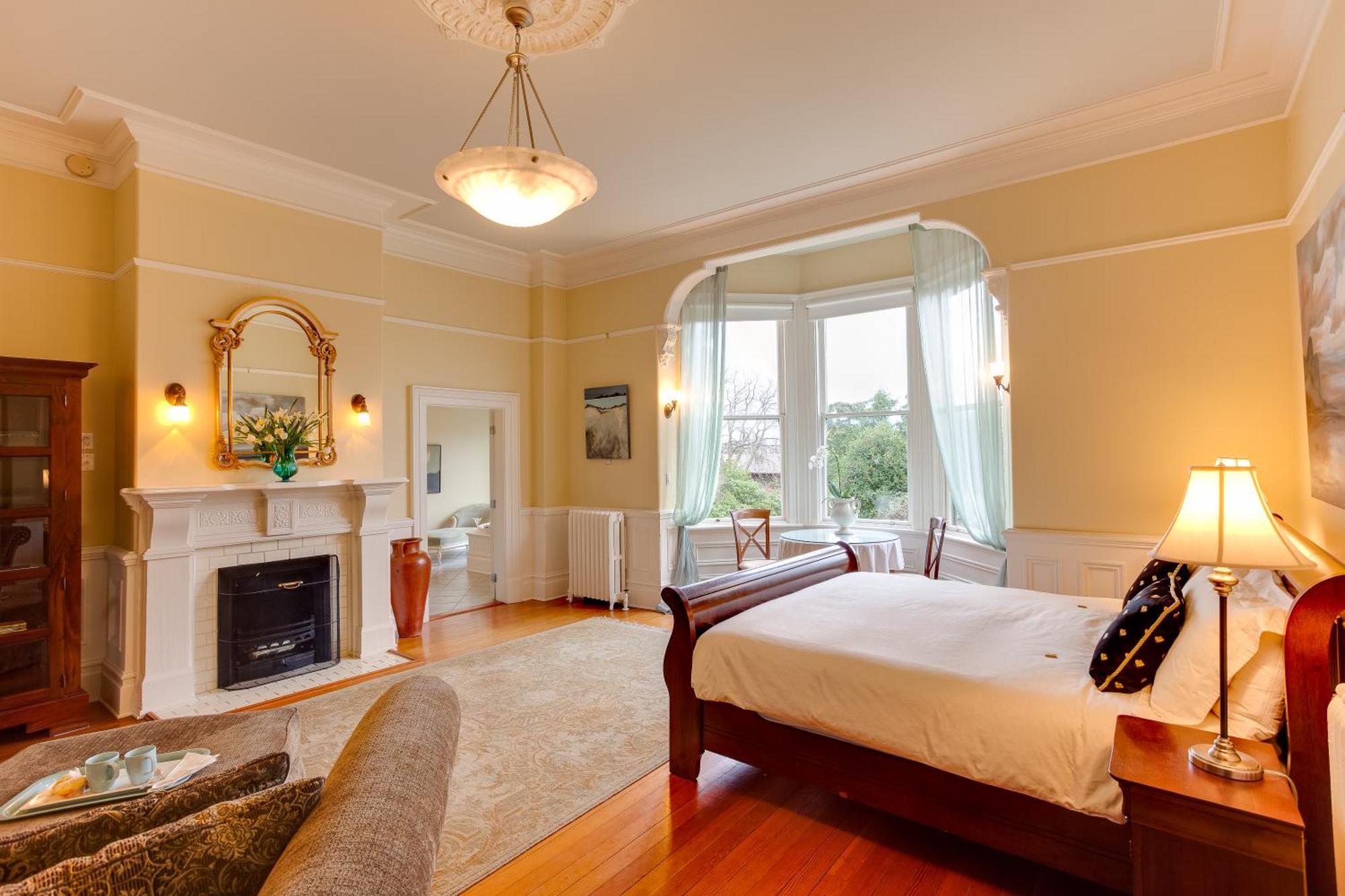 Fairholme Manor Inn Victoria Exteriör bild