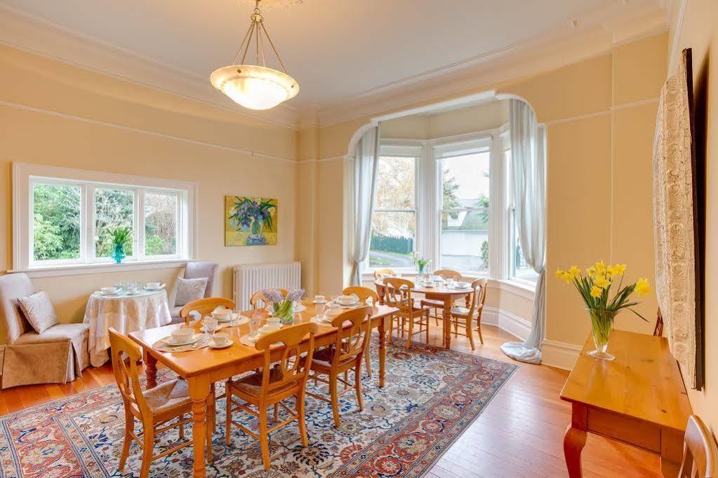 Fairholme Manor Inn Victoria Exteriör bild