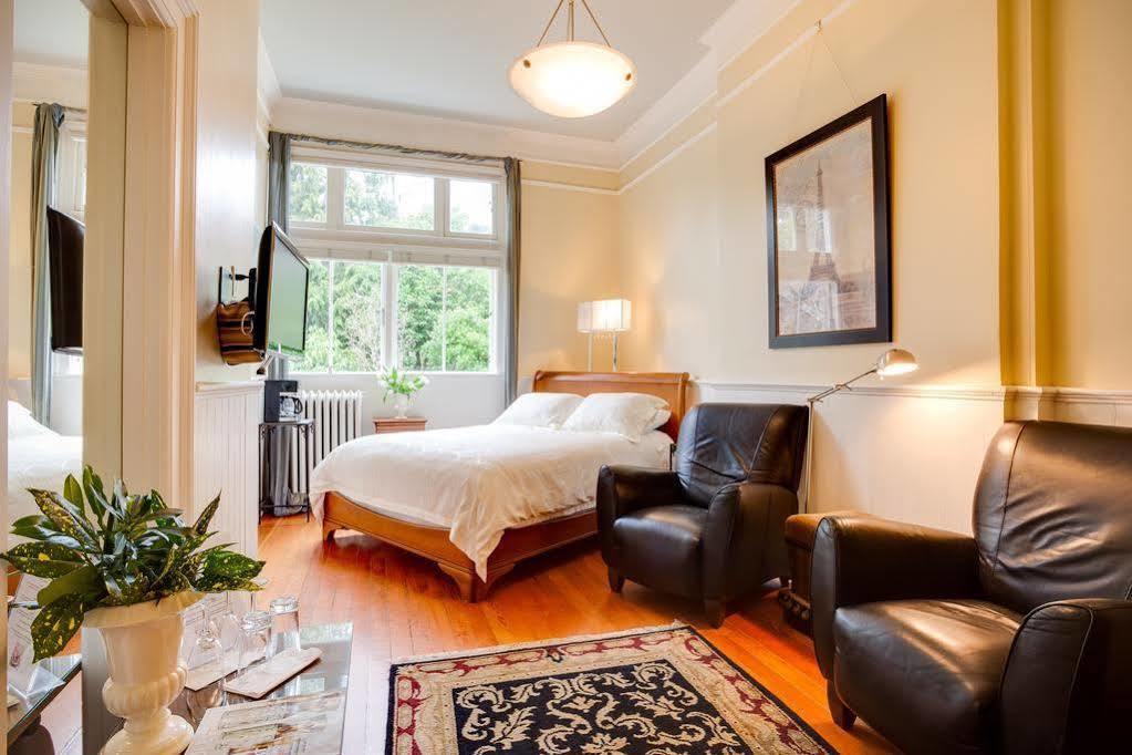 Fairholme Manor Inn Victoria Exteriör bild